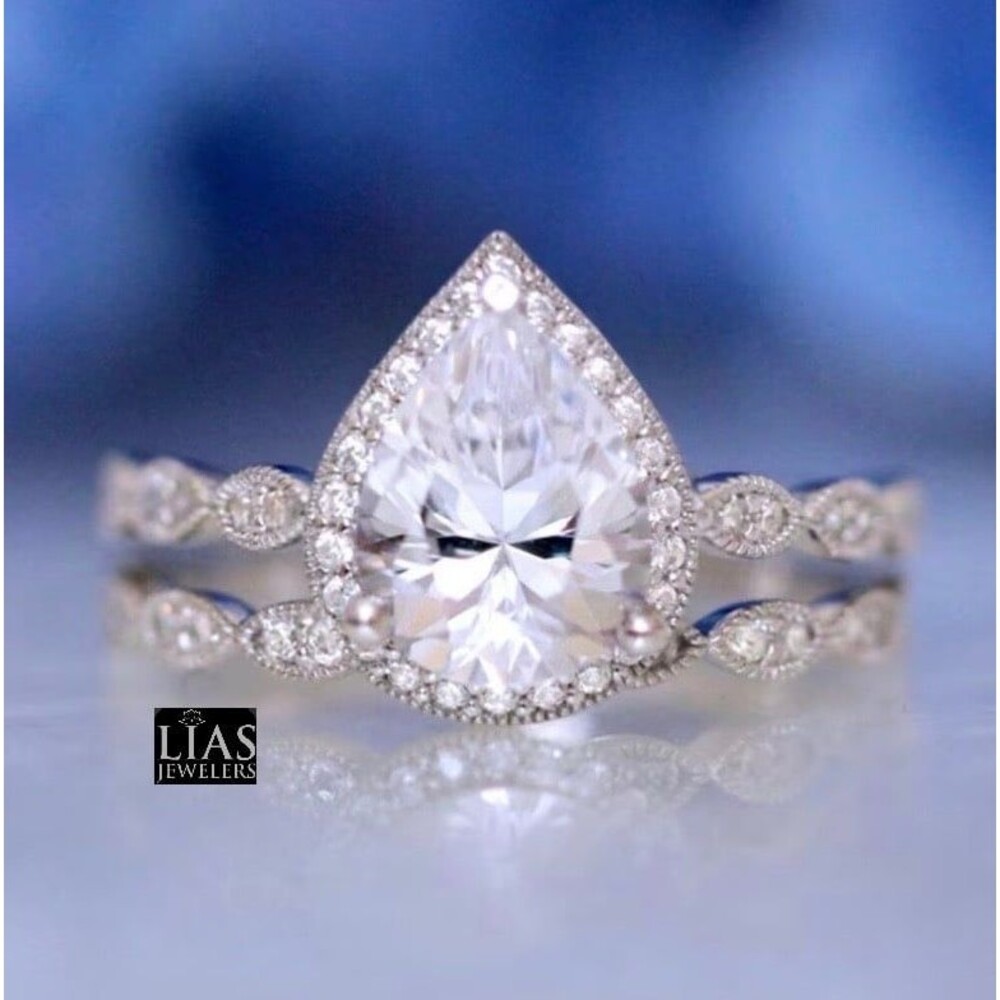 Brand New 18k White Gold Wedding Ring Set